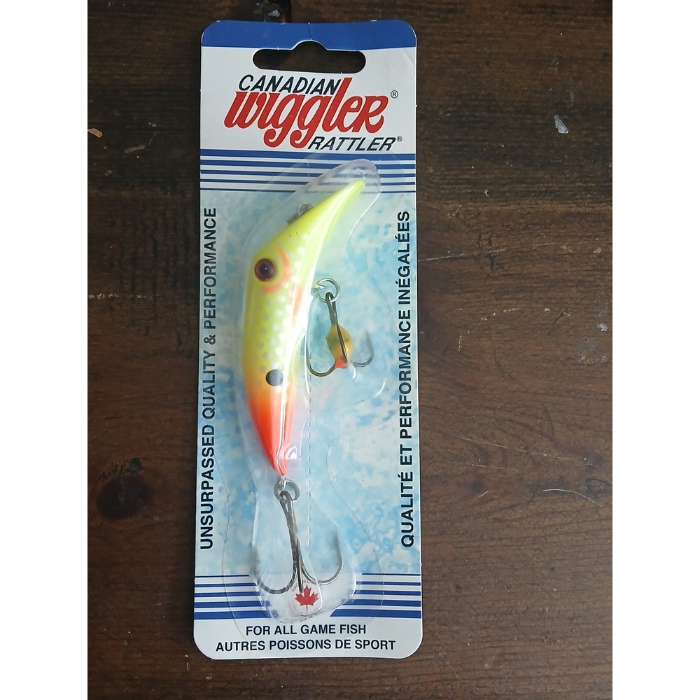Canadian Wiggler Rattler Fishing Lure Chartreuse Red Tail CWR151